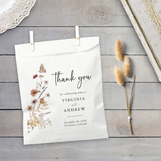 Sacolinha Boho Floral Wedding (White Boho Floral Wedding Favor Thank You Bag with Butterfly by Painted Paperie
)