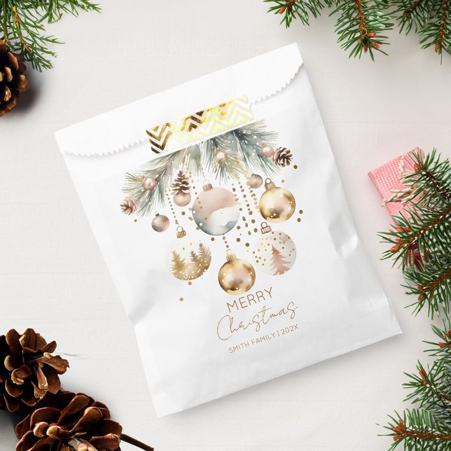 Sacolinha Boho Natal neve pinça baufrágio de ouro (Boho Christmas holiday snowy pines gold baubles Favor Bag Christmas party favor bags)