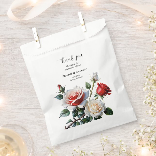 Sacolinha Bonito casamento floral de rosas vermelhas brancas (Cortado)