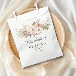 Sacolinha Buquê de flores pastéis elegantes para Chá de Noiv