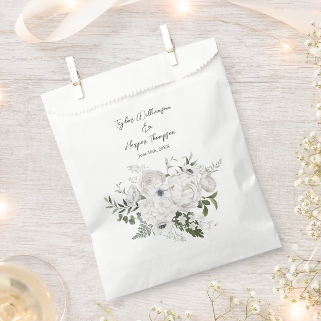 Sacolinha Buquê Floral Branco e Preto Moderno (Cortado)