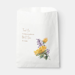 Sacolinha Casamento branco entre girassol e Lavanda Dourada