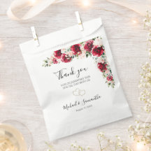 Casamento com Rosa Elegante e Rosas Vermelhas