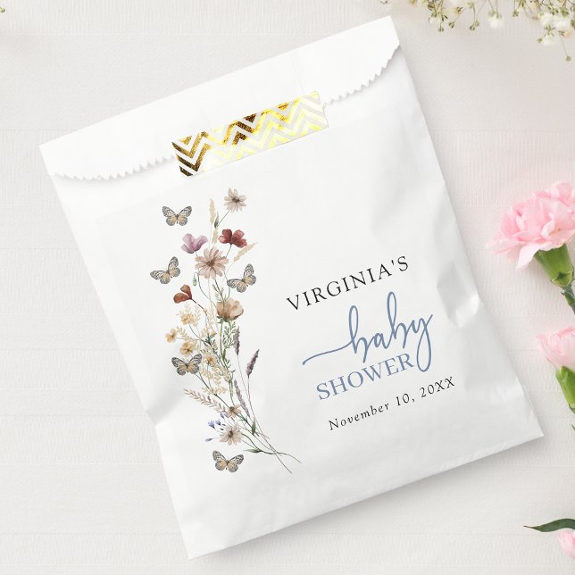 Sacolinha Chá de Bebê Blue Boho com Flores Silvestres (Dusty Blue Boho Wildflower Baby Shower Favor Bag with Butterflies by Painted Paperie
)