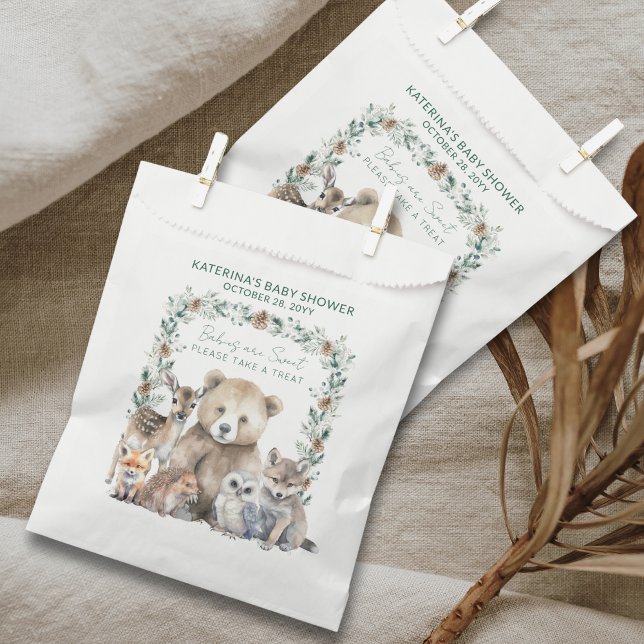 Sacolinha Chá de fraldas de Animais da Floresta de inverno,  (These cute favor bags are perfect for a rustic, woodland animal baby shower theme.)