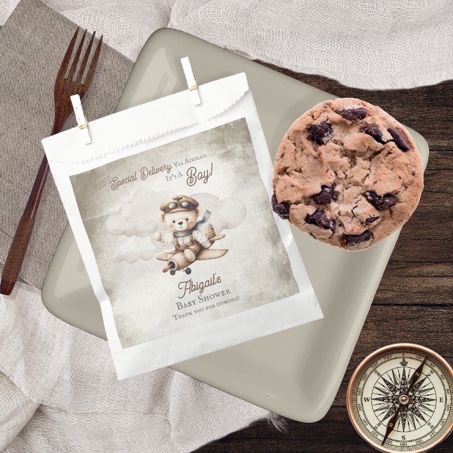 Sacolinha Chá de fraldas de Entrega Especial do Urso de Tedd (Cute "Special Delivery Via Airmail . . . It's A Boy!" Teddy Bear | Airplane Baby Shower Favor Bags)