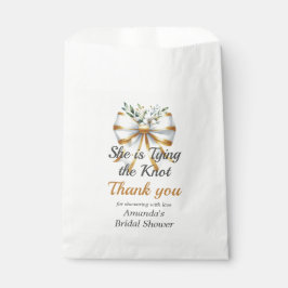 Sacolinha Chá de panela Arco Branco Dourado casando Floral