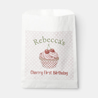 Sacolinha Cherry First Birthday Coquette Watercolor Cupcake