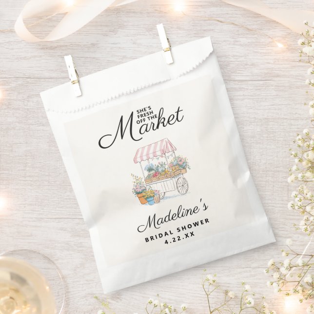 Sacolinha Chuva de Presentes Caprichosa para Noiva Disponíve (Cortado)