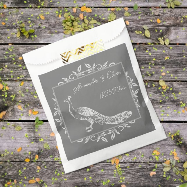 Sacolinha Cinza Peacock Flourish Weding Favor Bag (Gray Peacock Flourish Wedding Favor Bags)