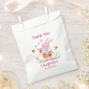Sacolinha Coelho rosa-d'água no aniversário de criança do ja