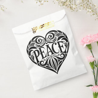 SACOLINHA CORAÇÃO DE PAZ PRETO E BRANCO
