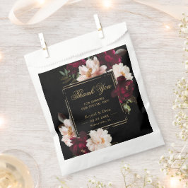 Sacolinha Dark Moody Burgundy Blush Black Floral Wedding