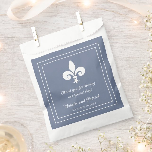 Sacolinha Dusty Blue Fleur de Lis Wedding Bolsas Favorecidas (Cortado)