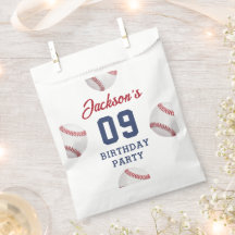 É Festa de aniversário de baseball no jogo