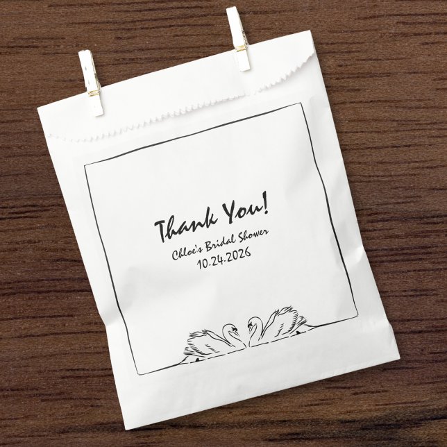 Sacolinha Eterno com o Chá de panela de Swan manuscrito Obri (Chic romantic swan-themed thank you bags. A stylish addition to your bridal shower celebration.)