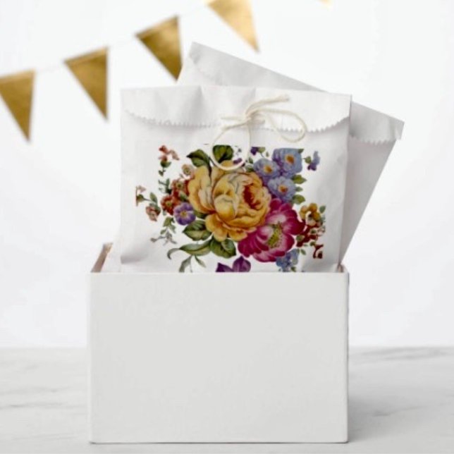 Sacolinha Fantasia Floral (Floral Fantasy Favor Bag Dimensions: 5.75”x8” sold in sets of 50. )