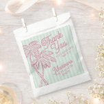 Sacolinha Favor do Partido Pastel Beach Primavera Palm Verde<br><div class="desc">Encontre-me nas palmas! Nossa Coleção de Primaveras de Palma é uma mistura sonhadora de charme de cabana de praia e perfeição pastel. Com listras moles, palmeiras, e um toque de retroglame, esta coleção traz a magia de uma fuga encharcada ao sol para a sua celebração. Quer você esteja hospedando uma...</div>