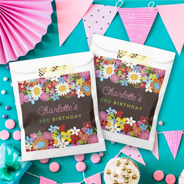 Sacolinha Festa de aniversário de Jardim das Flores de prima (Whimsical Colorful Spring Flowers Garden Girl's Birthday Party Favor Bag @ fat_fa_tin)