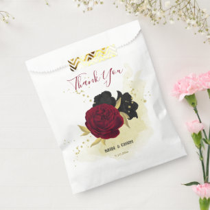 Sacolinha flores vermelhas pretas ouro folhas casamento