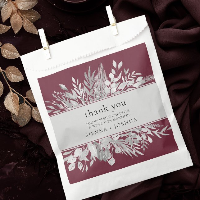 Sacolinha Foliage Duet Burgundy Cinza Botânica Obrigado (Wedding favor bags in burgundy and grey from the Foliage Duet Collection by Darling & May)