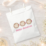 Sacolinha Hanukkah Chanukah judaicas festas judaicas<br><div class="desc">Apresenta uma ilustração original de uma rosquinha de gelatina tocada com açúcar em pó. Perfeito para Hanukkah! Esta ilustração Chanukah também está disponível em outros produtos. Não vê o que está procurando? Precisa de ajuda para a personalização? Entre em contato com Rebecca para ter algo projetado só para você.</div>