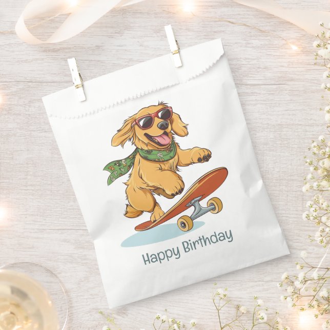 Sacolinha Happy Birthday Golden Retriever Dog Skateboarding (Cortado)
