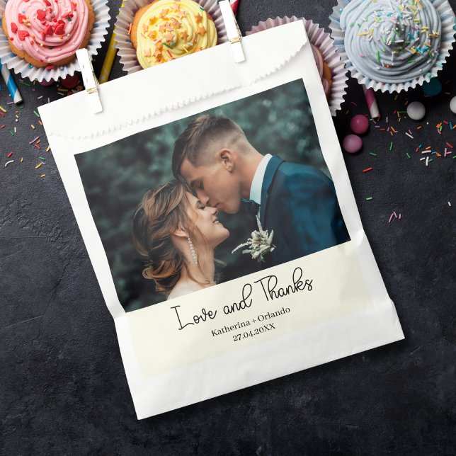 Sacolinha Ivory Elegant Wedding Love and Thanks Photo (Criador carregado)