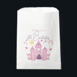 Sacolinha Meninas Cute Pink Princess Palace 6 Birthday Kids<br><div class="desc">Essa bonitinha design do Aniversário apresenta um palácio rosa com estrelas e corações, e uma coroa princesa. A bolsa fornece áreas para você adicionar um nome e uma idade em um roteiro elegante. Perfeito para o aniversário de qualquer amante da princesa caprichosa, excelente de 6 aniversário, mas totalmente personalizável para...</div>