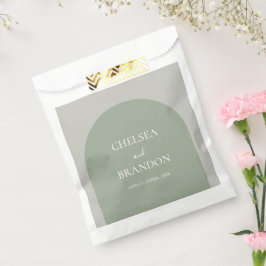 Sacolinha Minimalist Elegant Boho Sage Green Arch Wedding