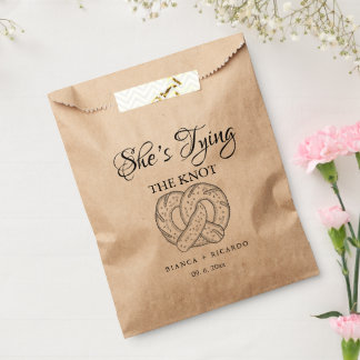 Sacolinha Modern We tied the knot pretzel favor bag wedding 