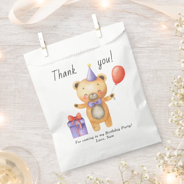 Sacolinha Nosso Urso Pequeno está virando um Aniversário de  (Cortado)