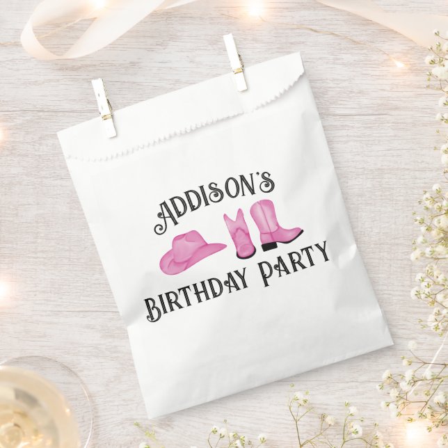 Sacolinha O chapéu e o texto preto são inicializados (Cortado)