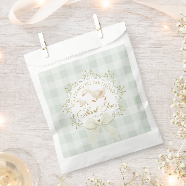 Sacolinha One Silly Goose Gender neutral Sage Birthday (Cortado)