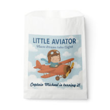 Pequena Criança de Avião Vermelho Cugado