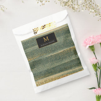 Sacolinha Pincel Verde Elegante com ouro e preto