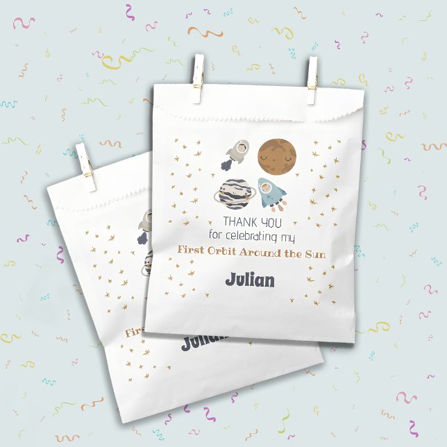 Sacolinha Primeiro aniversário, primeira órbita ao redor do  (Criador carregado)