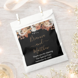 Sacolinha Queda Floral no Black Favor Bag