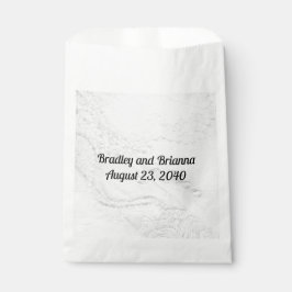 Sacolinha Raça e Pérolas Brancas e Prateadas no Casamento de