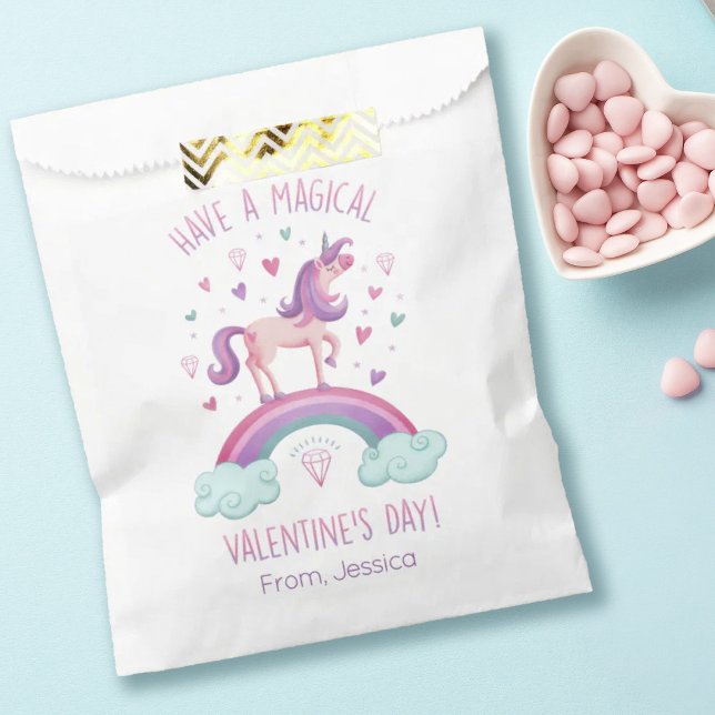 Sacolinha Rainbow Unicorn Kids Valentines Day Treat Bag (A cute rainbow unicorn valentines day treat bag. Great for Valentine's Day school classroom treats)