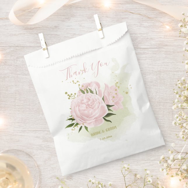 Sacolinha romântica rosa flores rosa com folhas verdes casam (Cortado)