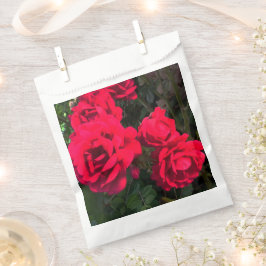 Sacolinha Rosas vermelhas florescendo