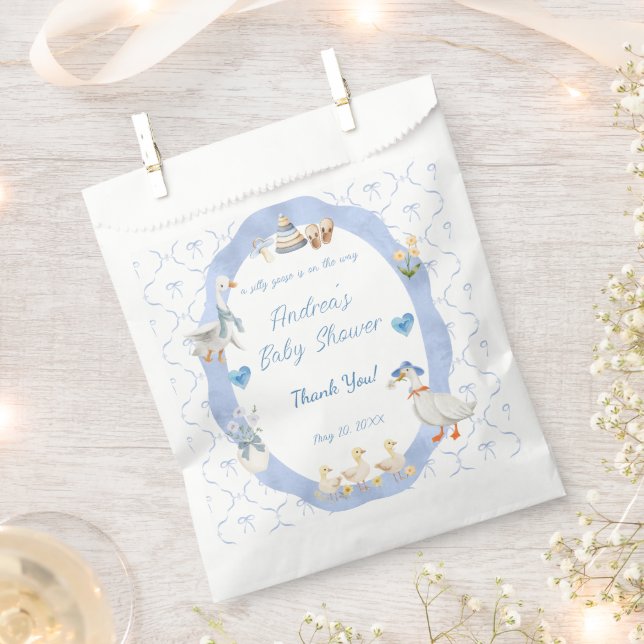 Sacolinha Silly Goose Whimsical Bow Baby Boy Shower (Cortado)