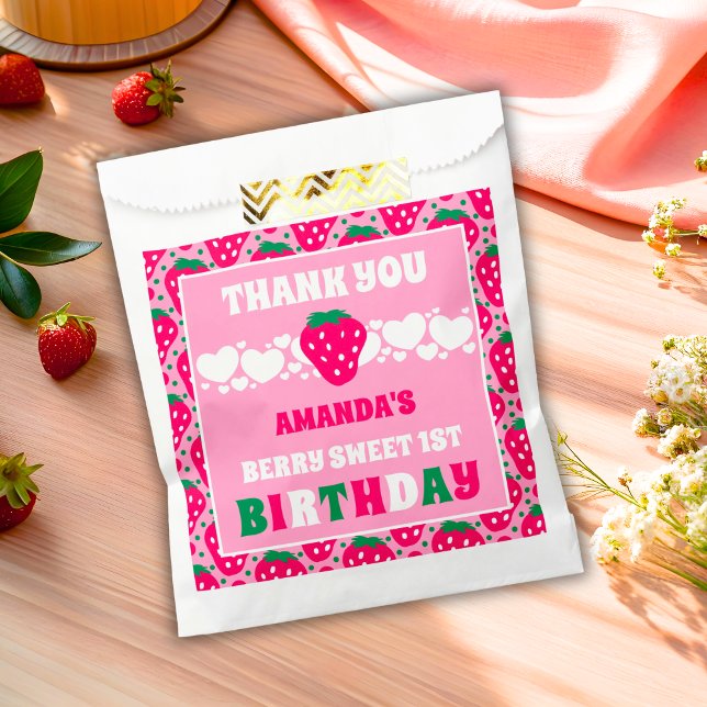 Sacolinha Strawberry First Birthday Celebration Thank You (Criador carregado)