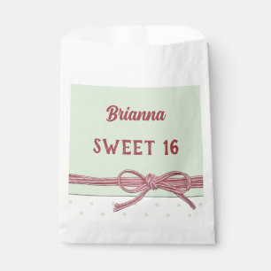 Sacolinha Sweet personalizado 16 ligado a uma Bolinhas Arco