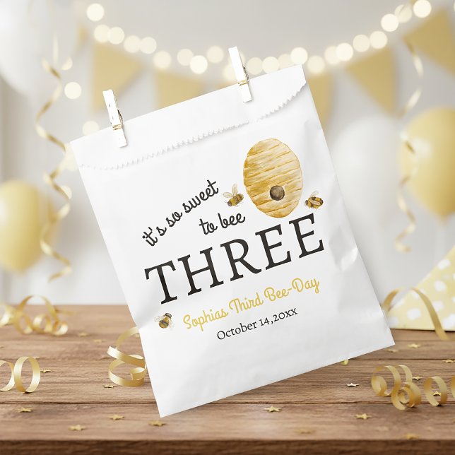 Sacolinha Sweet To Bee Three Third Birthday Bees Honeycomb (Criador carregado)