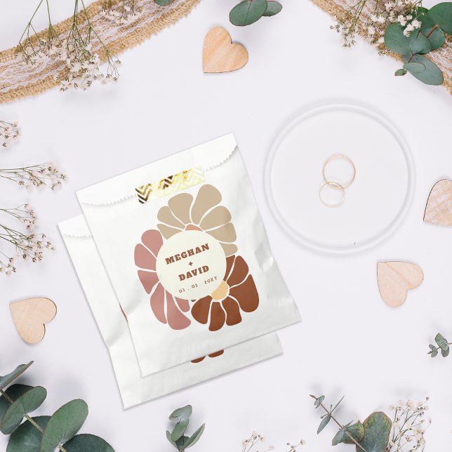 Sacolinha Terracotta Retro Groovy Boho Chic Casamento Floral (Terracotta Retro Groovy Boho Chic Floral Wedding Favor Bag)