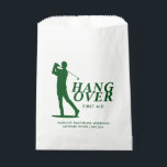 Sacolinha Último Balanço Antes do Solteirão de Golfe<br><div class="desc">A suíte Last Swing Before the Ring é uma coleção refinada, inspirada no golfe, para a despedida de solteiro, que combina charme preppy com um toque de espírito lúdico. Com uma silhueta ousada de golfista em verde profundo e branco crocante, esta coleção apresenta o design perfeito para uma celebração sofisticada...</div>
