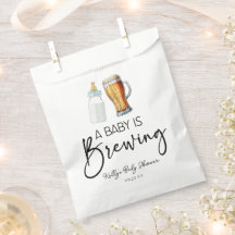 Um Bebê Está A Criar Chá de fraldas De Vidro De Ce