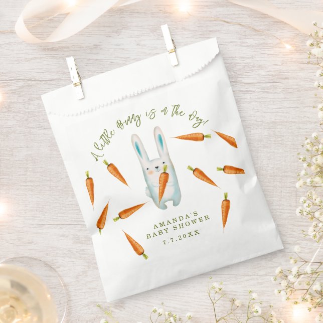 Sacolinha Um coelhinho está a caminho! Chá de fraldas (Cortado)